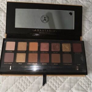Anastasia Soft Glam Eyeshadow Palette